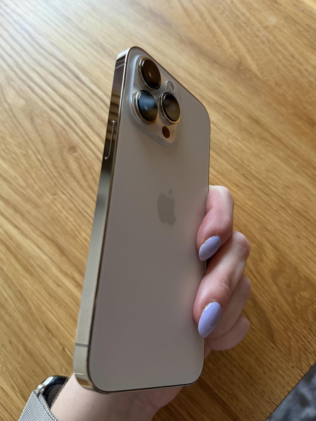 3e9f2cb550c4c1b0ffccf85d8641746f7744b409 large