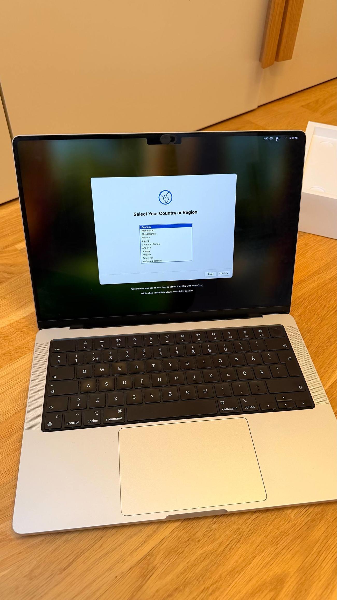 7433acc478d187150ffc93c6402cdd3504b7998a large