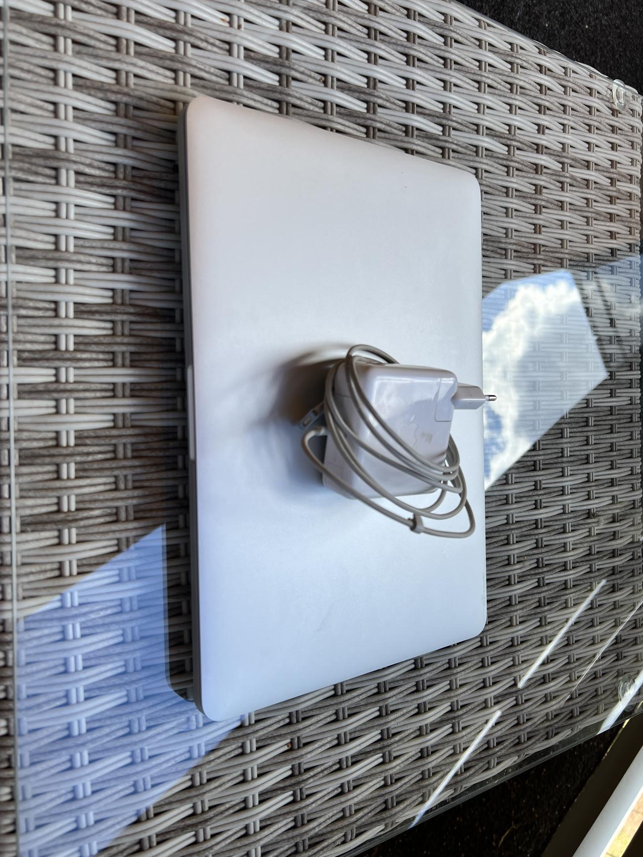 4da7cf43bde5f47fb020100b37772100ec3b8f60 large