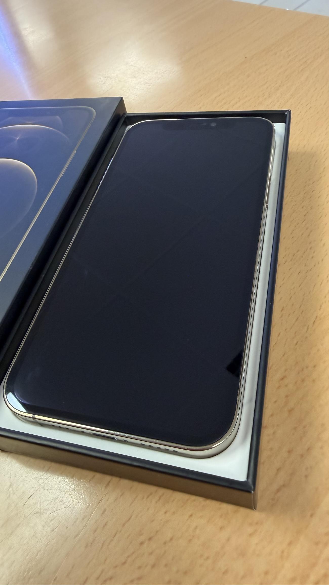 B94b4cca7da761a8050efb0685e86a41300fea3d large